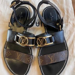 ❤️🖤Louis Vuitton Academy Strappy Monogram Sandals❤️🖤LAST PRICE❤️🖤FINAL PRICE